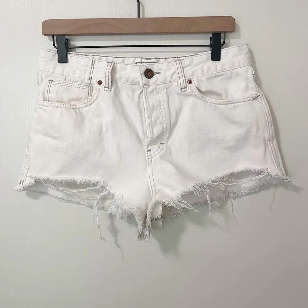 FREE PEOPLE Logan Denim Shorts in Optic White size‎ 29 - Picture 2 of 5